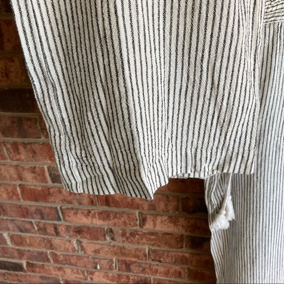 ✨5/$15 { JOLT } Black & White Striped Wide Leg Linen Pants - Picture 5 of 9